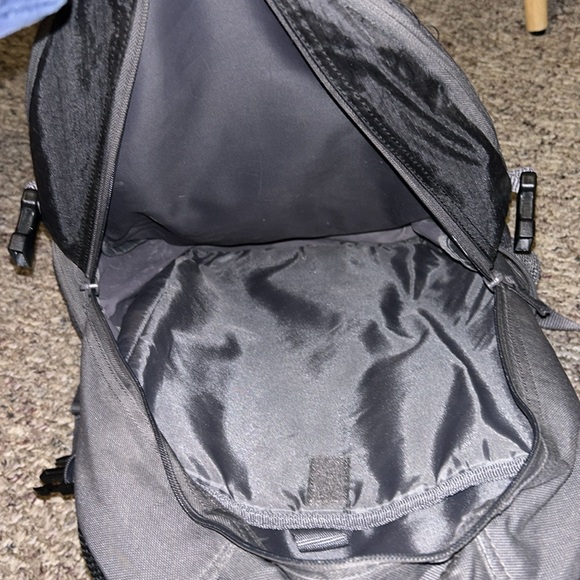 🛍️FOUR 4 THIRTY🛍️ Men’s Black Gray Multi-Zip Laptop Multi-Pockets Backpack - Picture 6 of 9